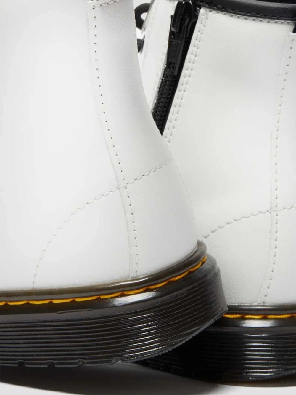 Dr. Martens Zavala J Boots